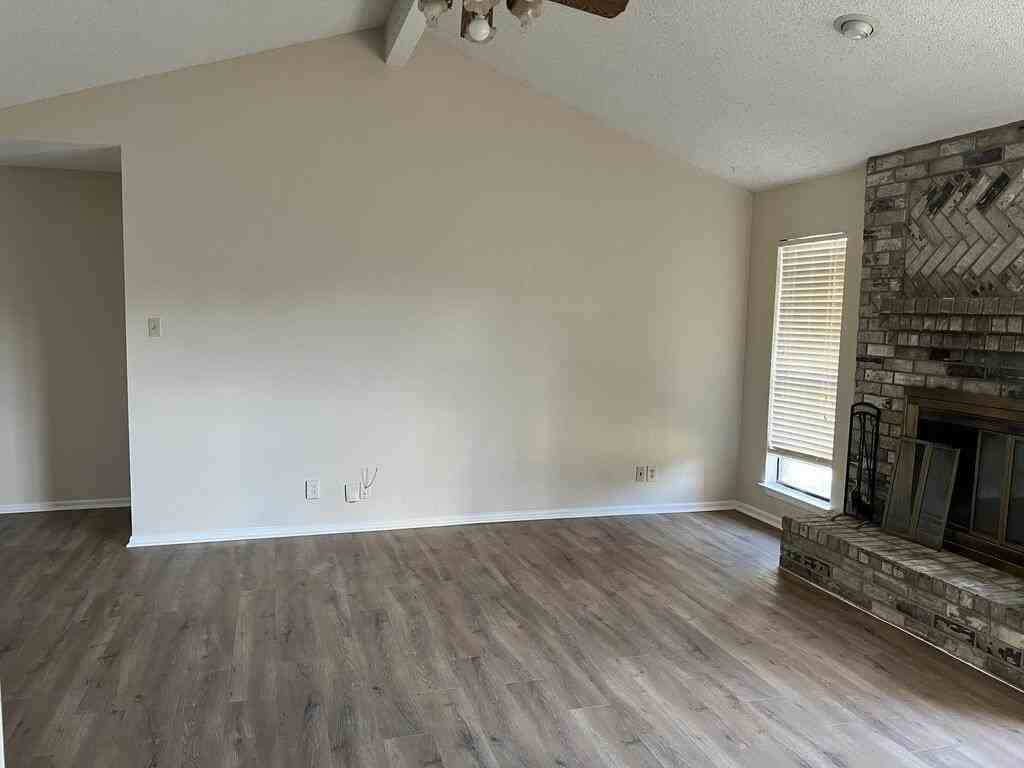 4407 Fairbanks Dr - Photo 2 of 13