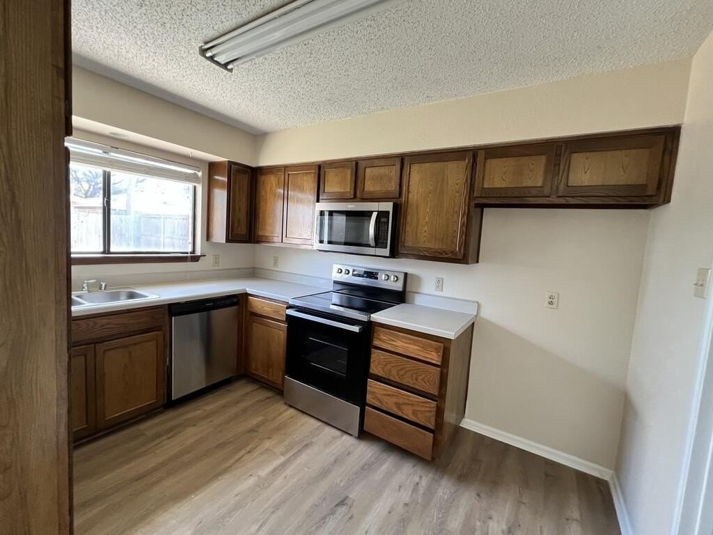 4407 Fairbanks Dr - Photo 4 of 13