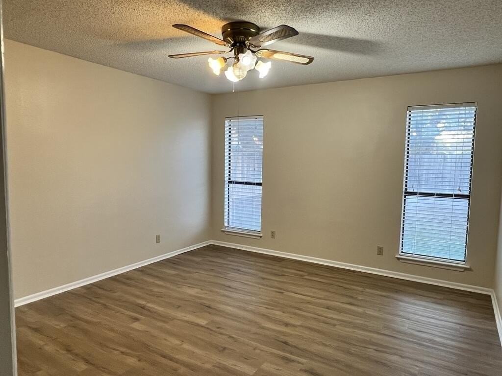4407 Fairbanks Dr - Photo 5 of 13