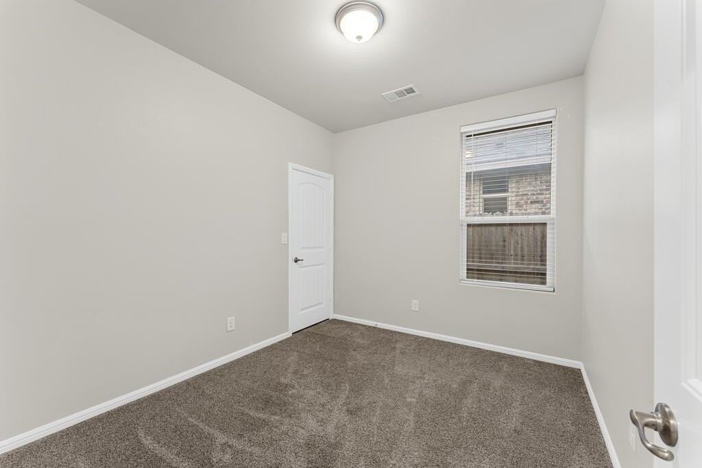 7405 Orion Rd - Photo 4 of 23