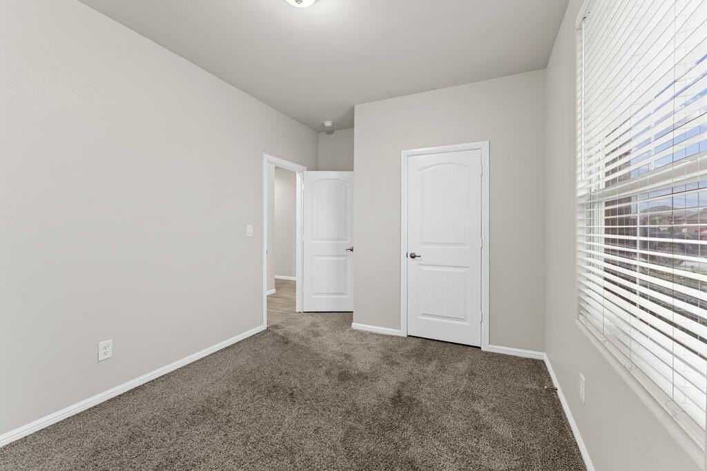 7405 Orion Rd - Photo 7 of 23