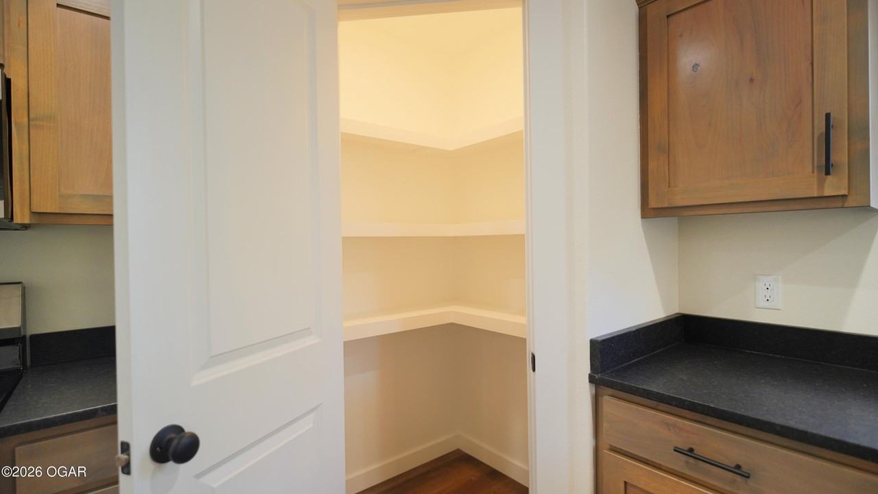 2605 Central St - Photo 7 of 20