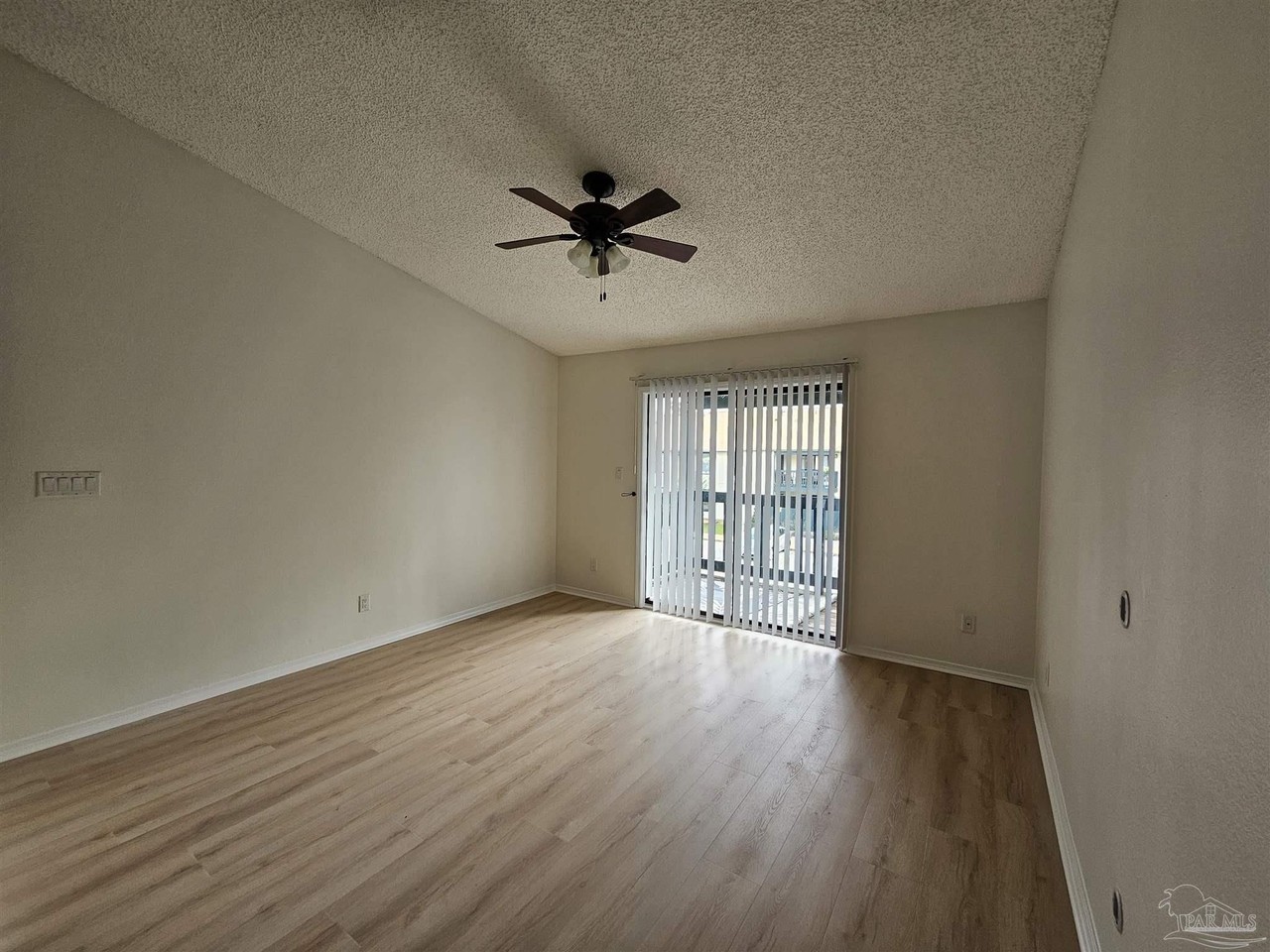 2299 Scenic Hwy - Photo 2 of 6