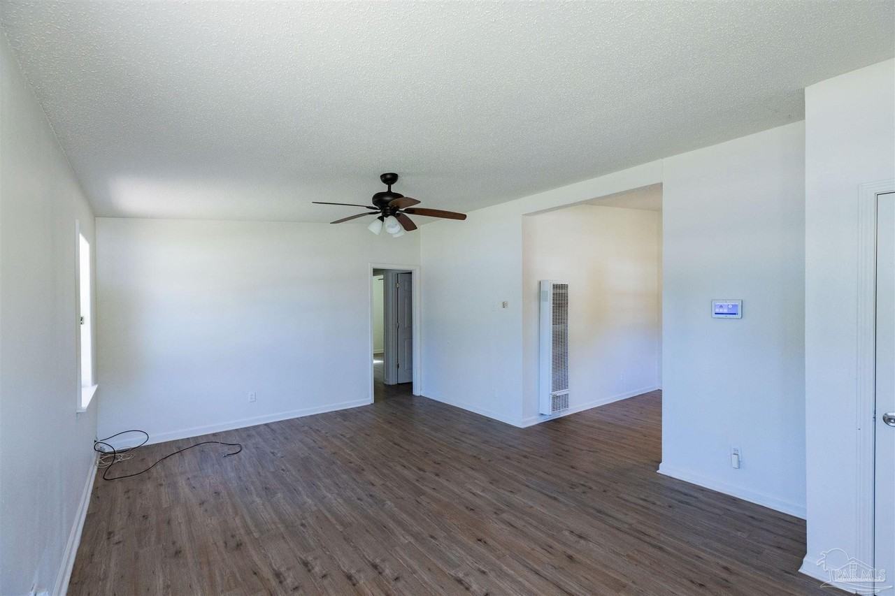 925 S Madison Dr - Photo 4 of 19