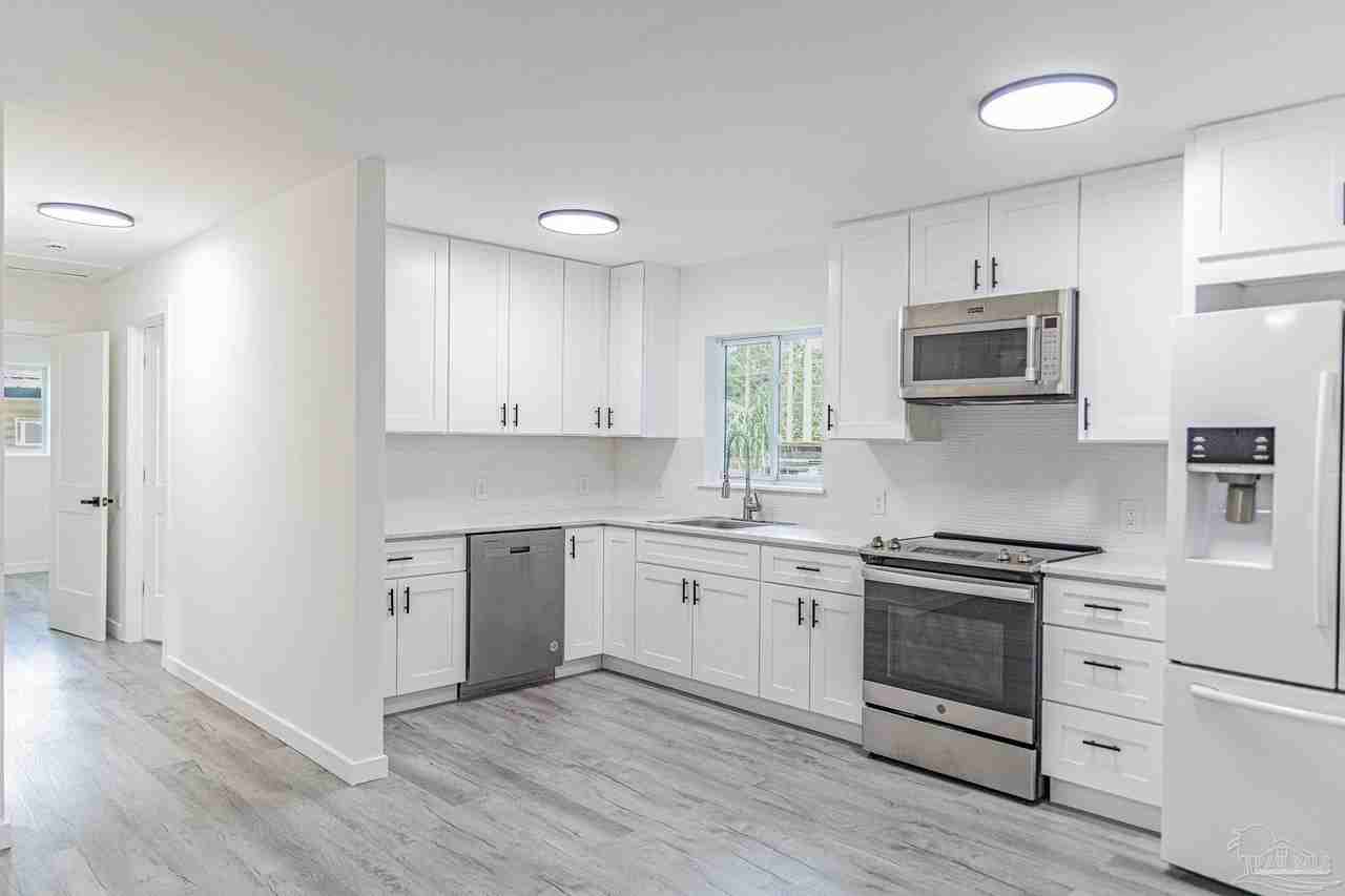 7106 Calumet Ct - Photo 5 of 31