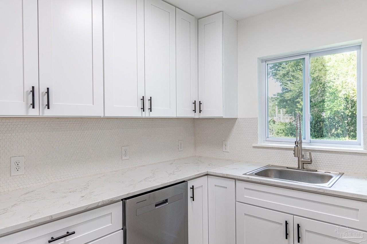 7106 Calumet Ct - Photo 7 of 31