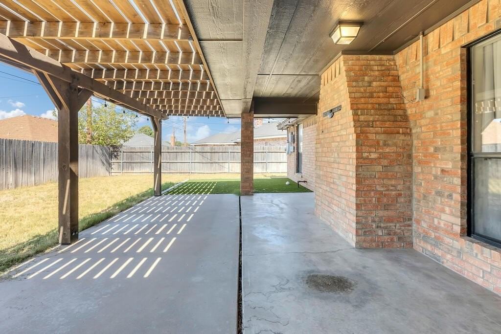 3609 Springmont Dr - Photo 6 of 24