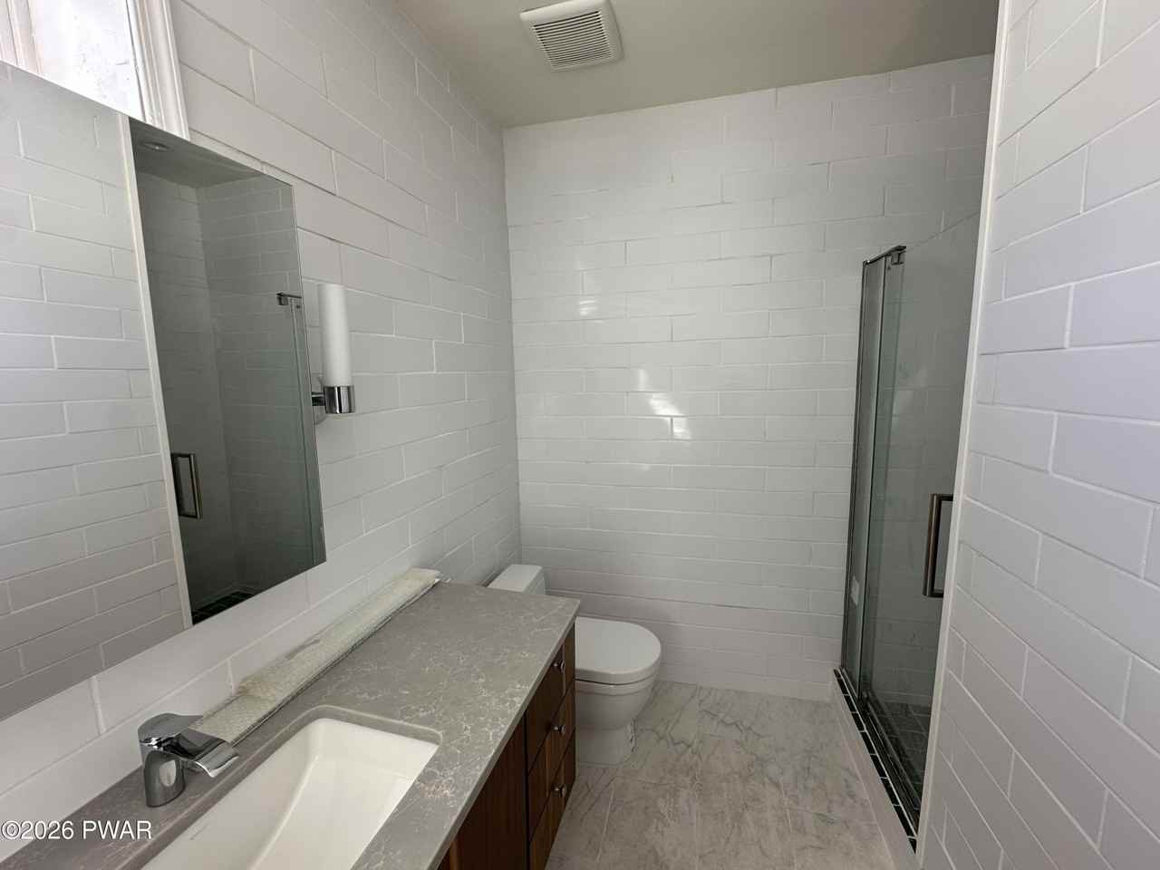 313 Broad St - Photo 5 of 8