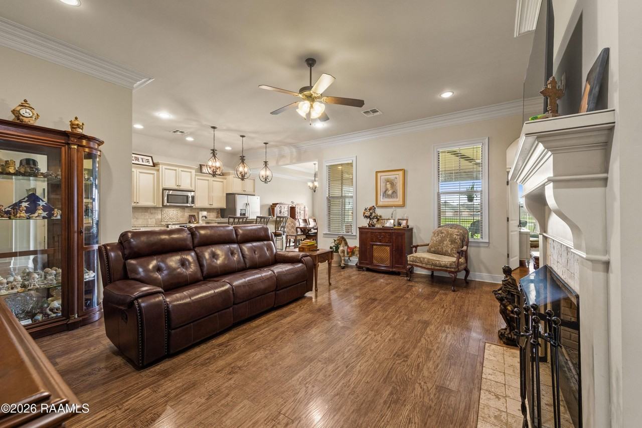 226 Crenshaw Dr - Photo 4 of 27