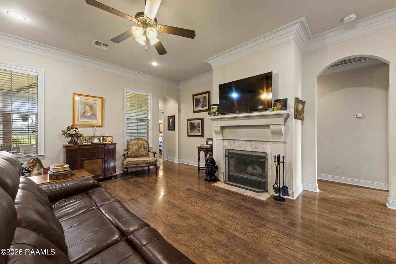 226 Crenshaw Dr - Photo 6 of 27