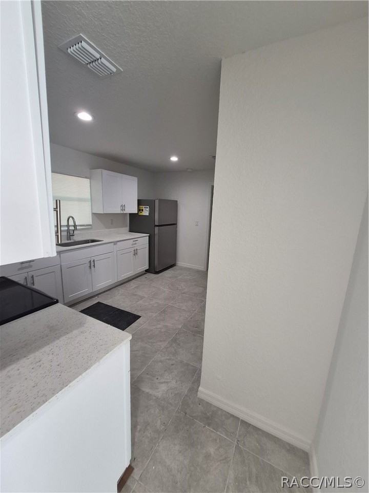 6 S Barbour St - Photo 7 of 10