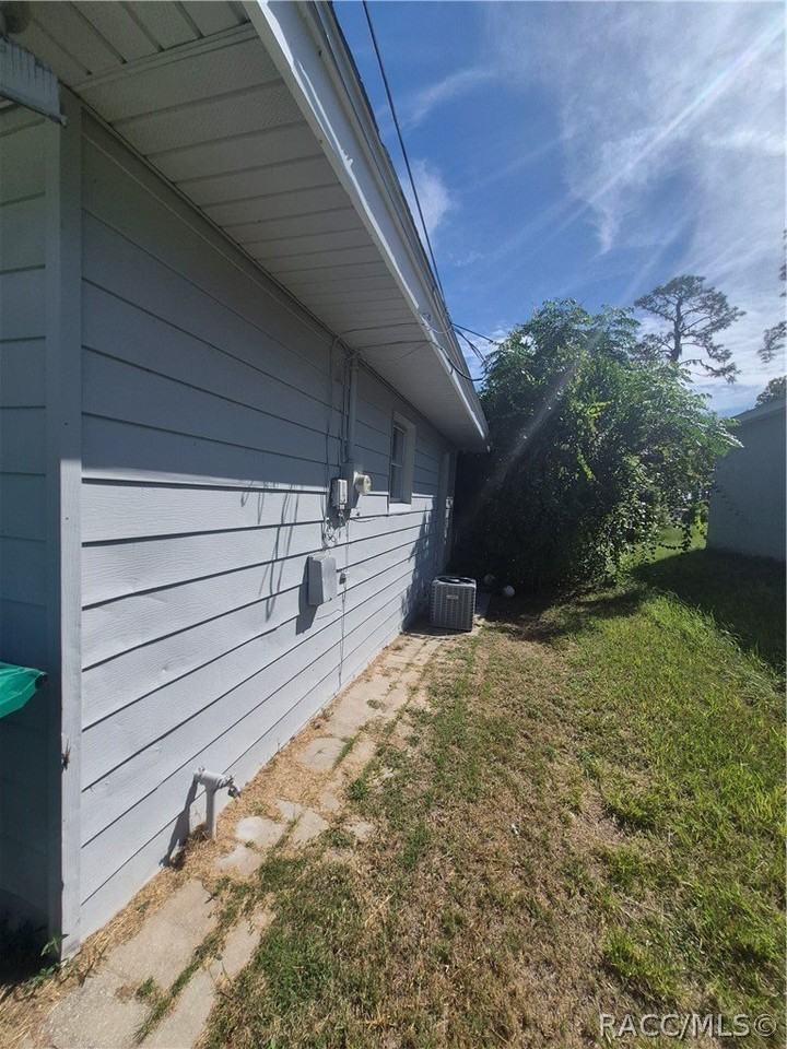 4333 S Rainbow Dr - Photo 2 of 24