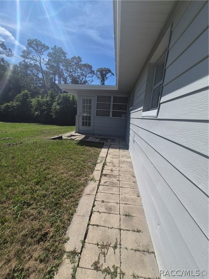 4333 S Rainbow Dr - Photo 6 of 24