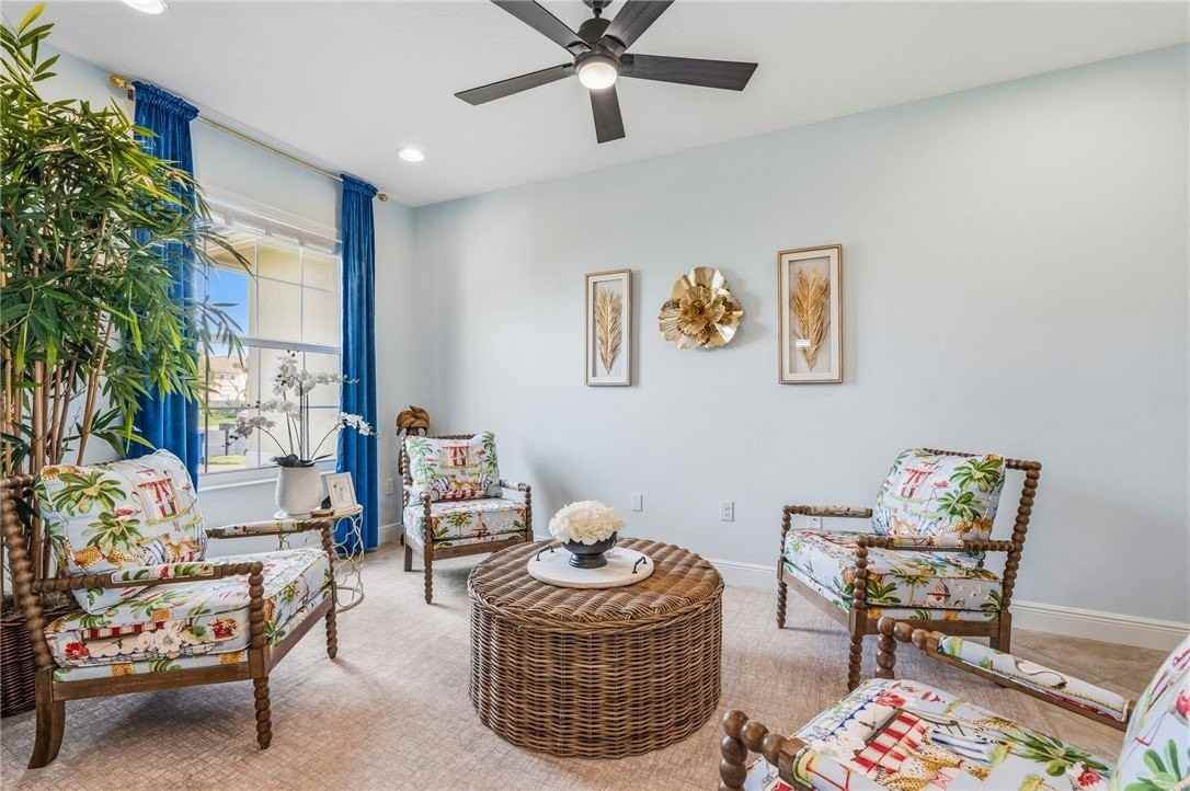4245 Diamond Sq - Photo 4 of 36