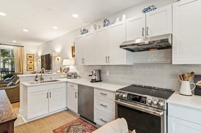 1635 42nd Sq #104 - Photo 7 of 29
