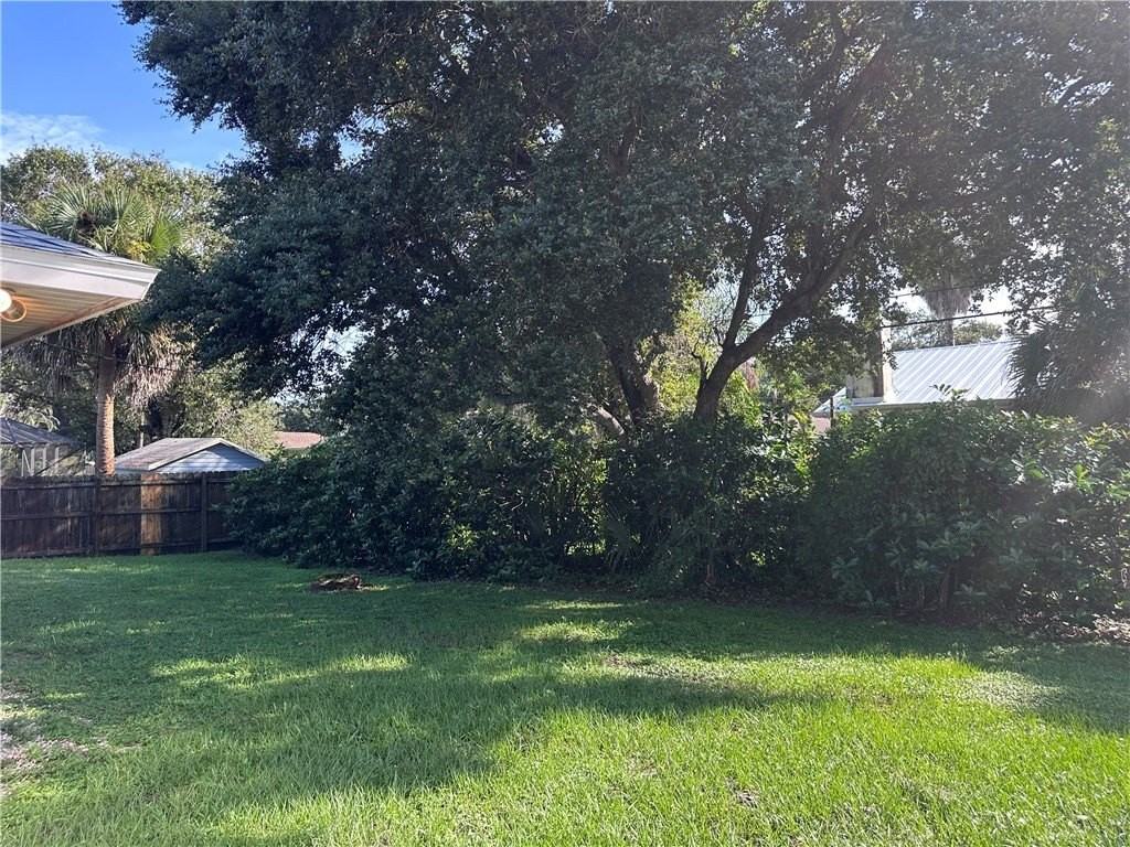500 11th Ave - Photo 2 of 19