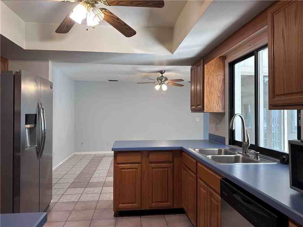500 11th Ave - Photo 5 of 19