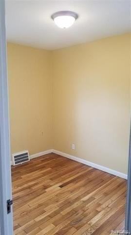 3612 Thomas Ave - Photo 4 of 8