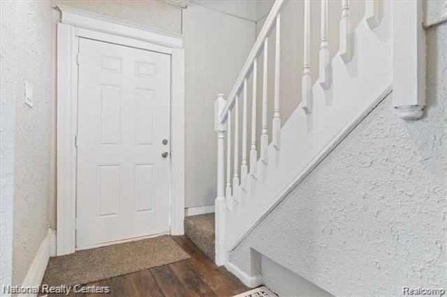 932 E Euclid St - Photo 3 of 21
