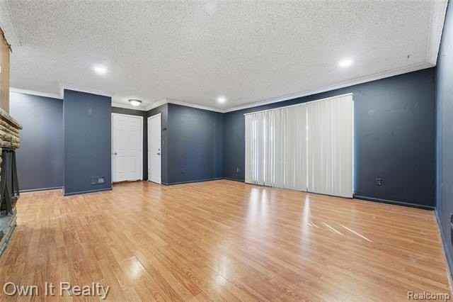25440 W Warren St - Photo 7 of 26