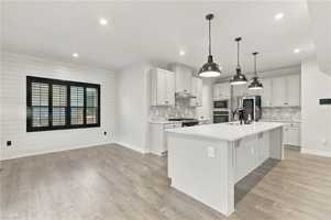 featured image of 9541 Viburnum Dr