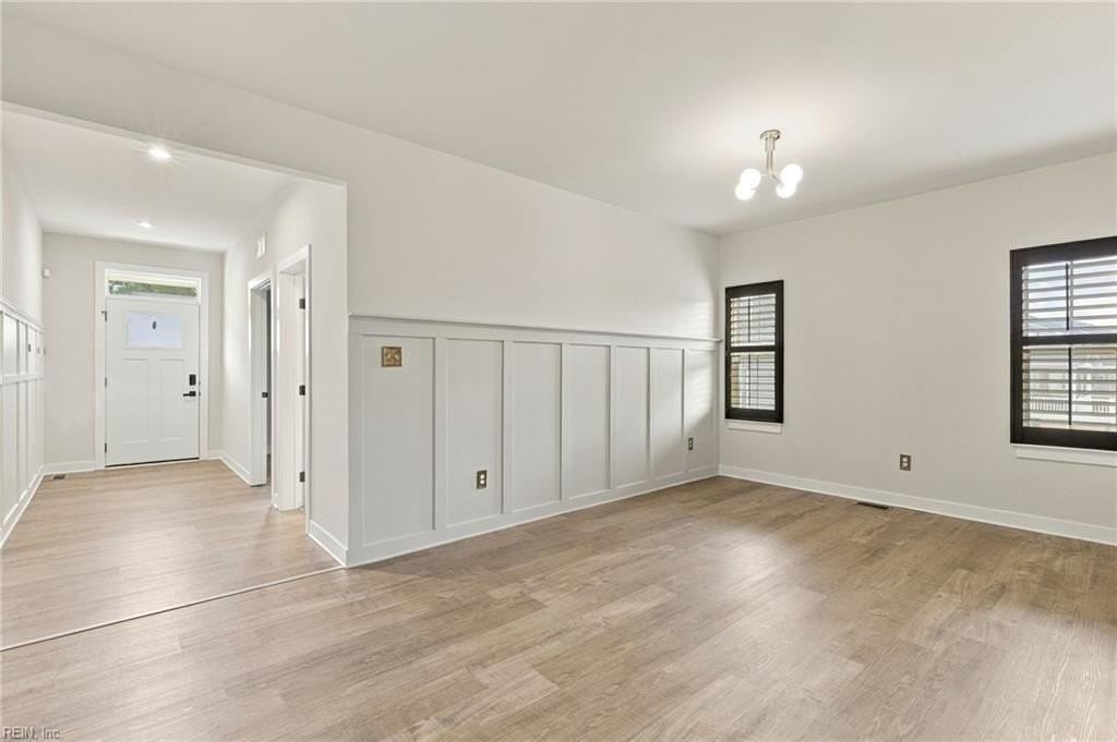 9541 Viburnum Dr - Photo 4 of 37
