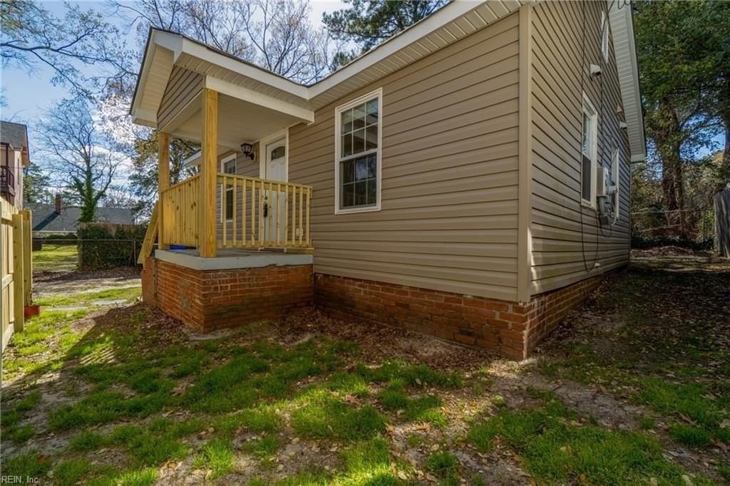 9533 11th Bay St #B - Photo 3 of 36