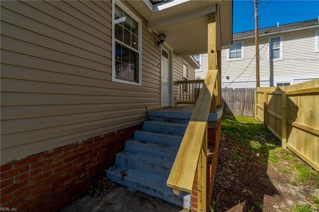 9533 11th Bay St #B - Photo 4 of 36