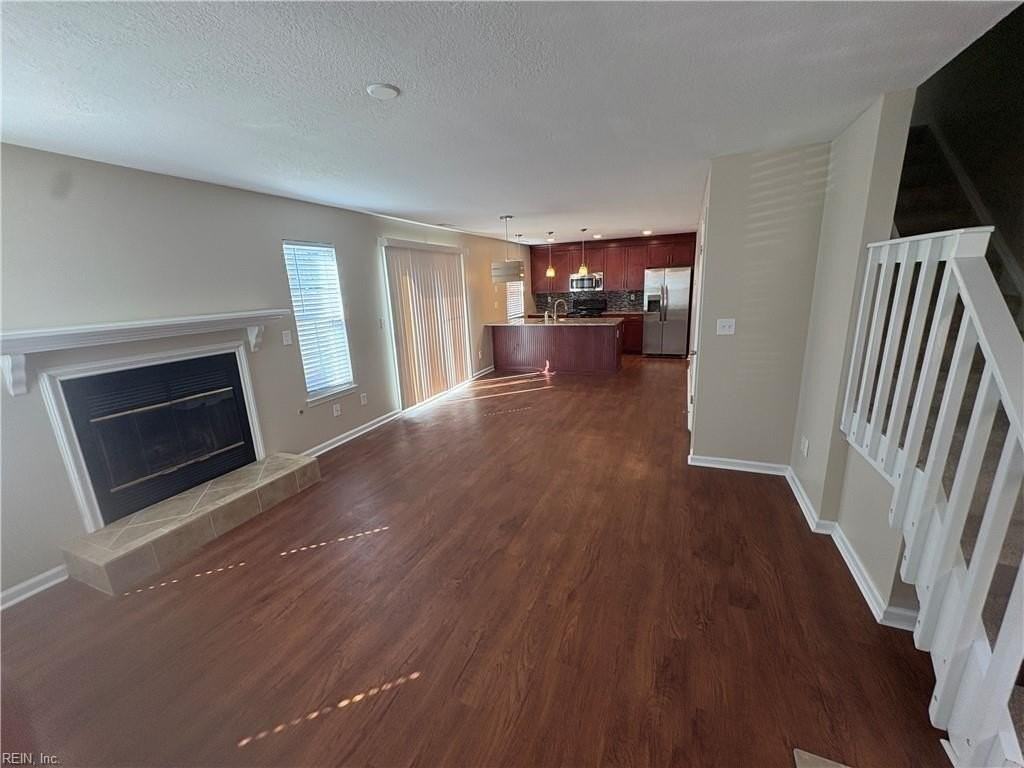 4422 Segovia Ct - Photo 3 of 18