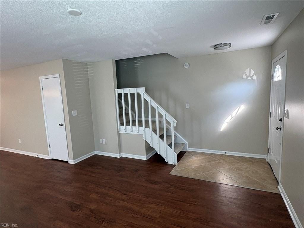 4422 Segovia Ct - Photo 6 of 18