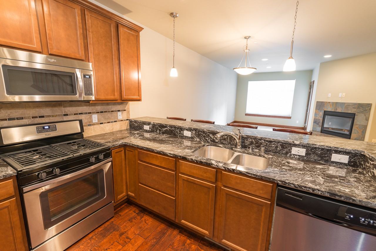 3906 Ne 3rd Pl - Photo 6 of 20