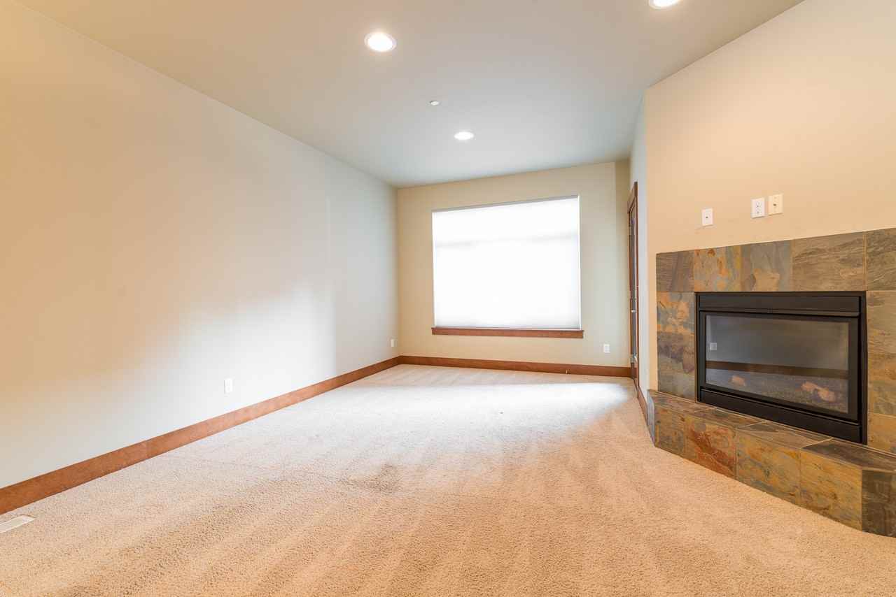 3906 Ne 3rd Pl - Photo 7 of 20