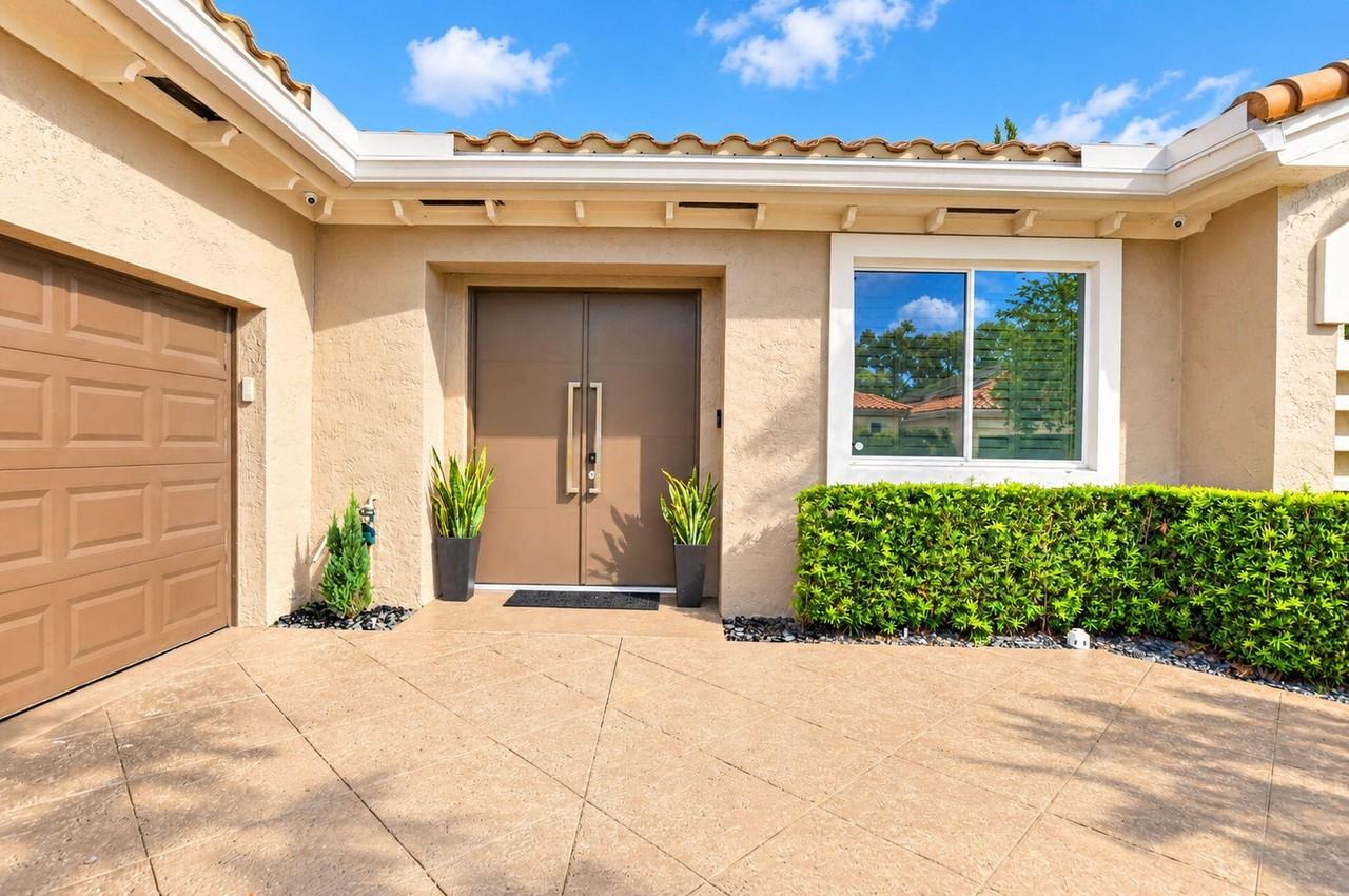 20710 Nw 29th Ave - Photo 3 of 50