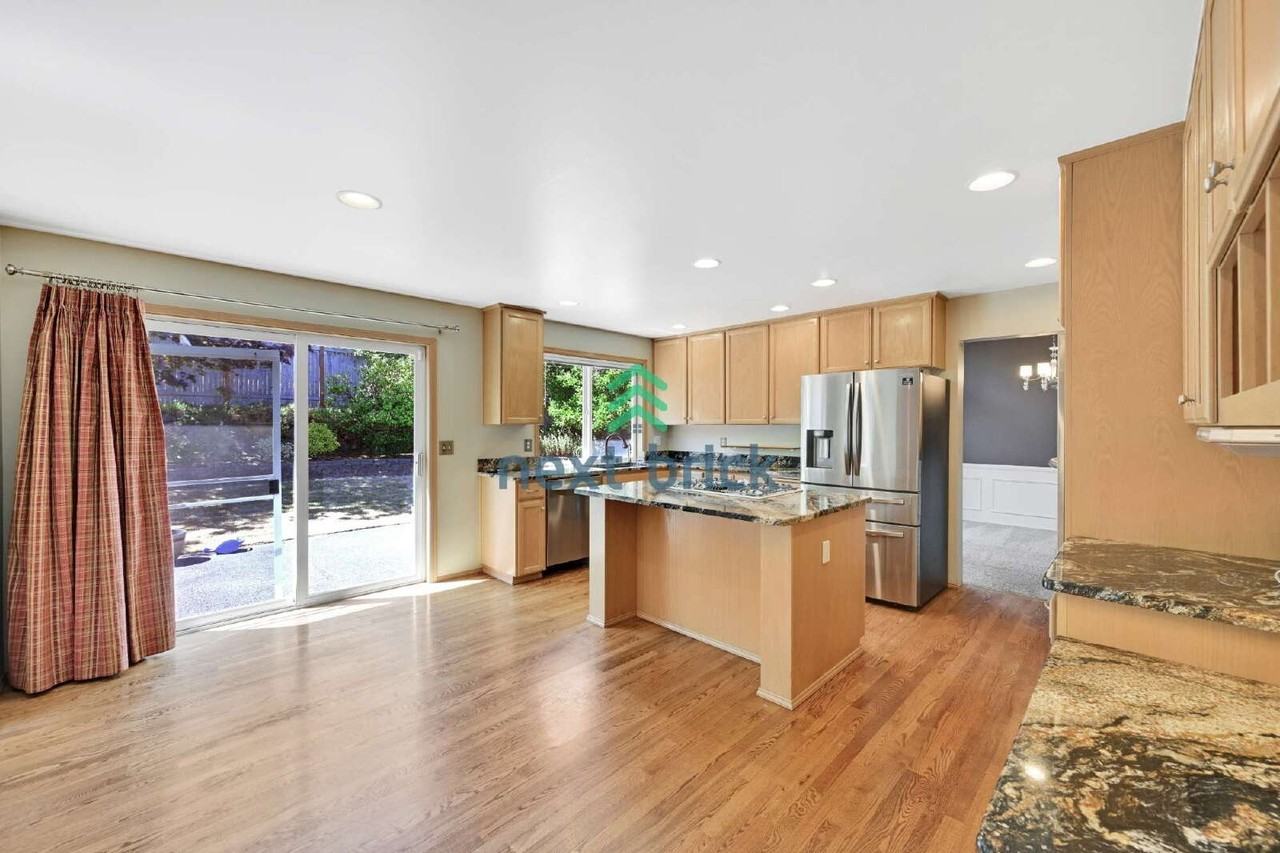 1413 233rd Ave Ne - Photo 4 of 26