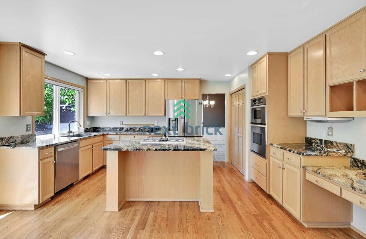 1413 233rd Ave Ne - Photo 5 of 26