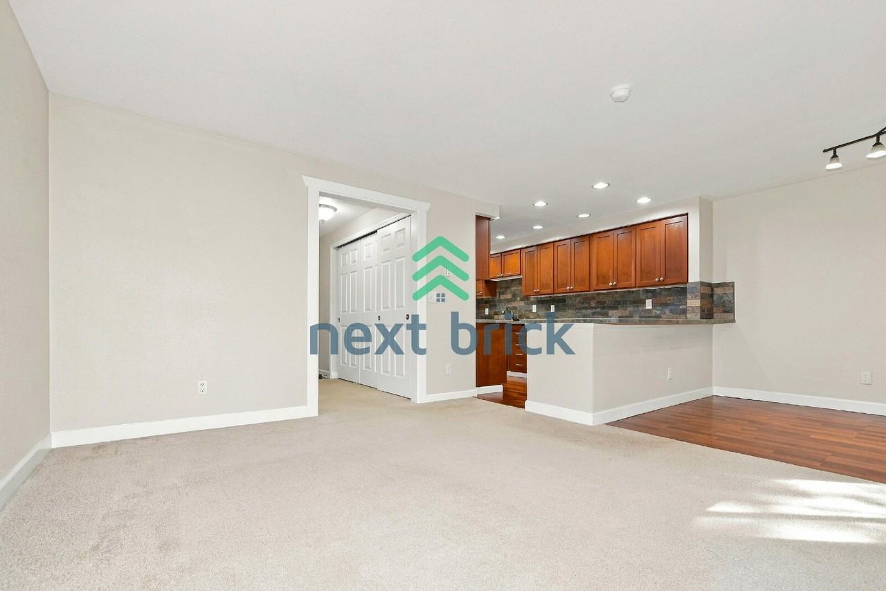 7217 Ne 175th St #202 - Photo 3 of 21