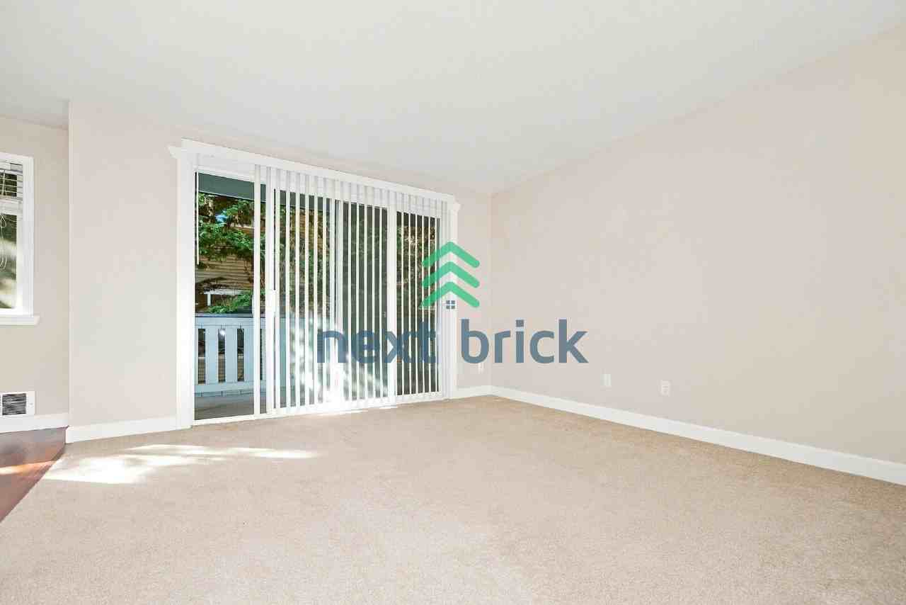 7217 Ne 175th St #202 - Photo 5 of 21