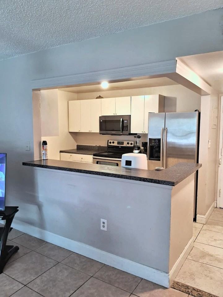 4334 Nw 9th Ave #7-2D - Photo 5 of 17