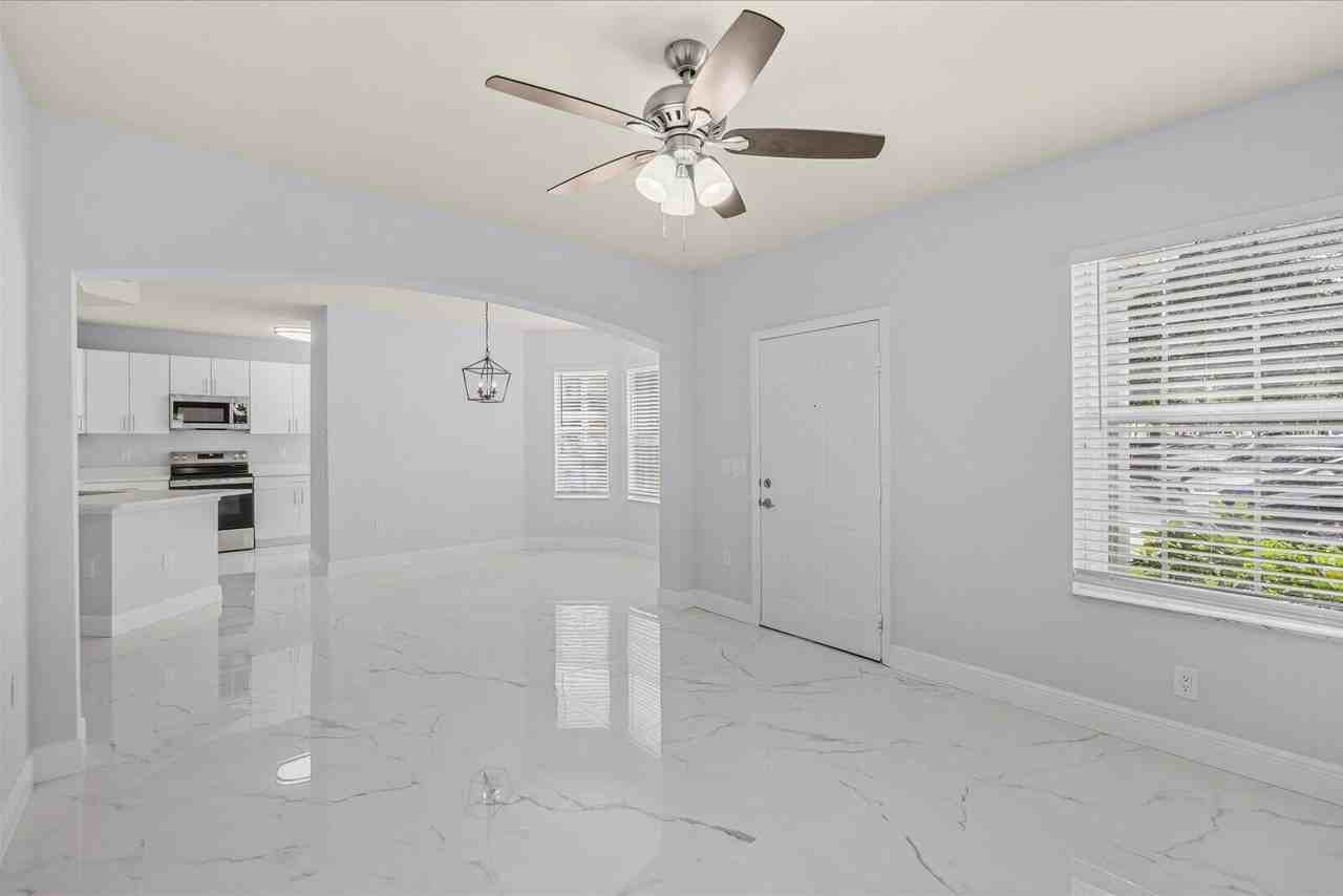 128 Sw Peacock Blvd #15-101 - Photo 4 of 40