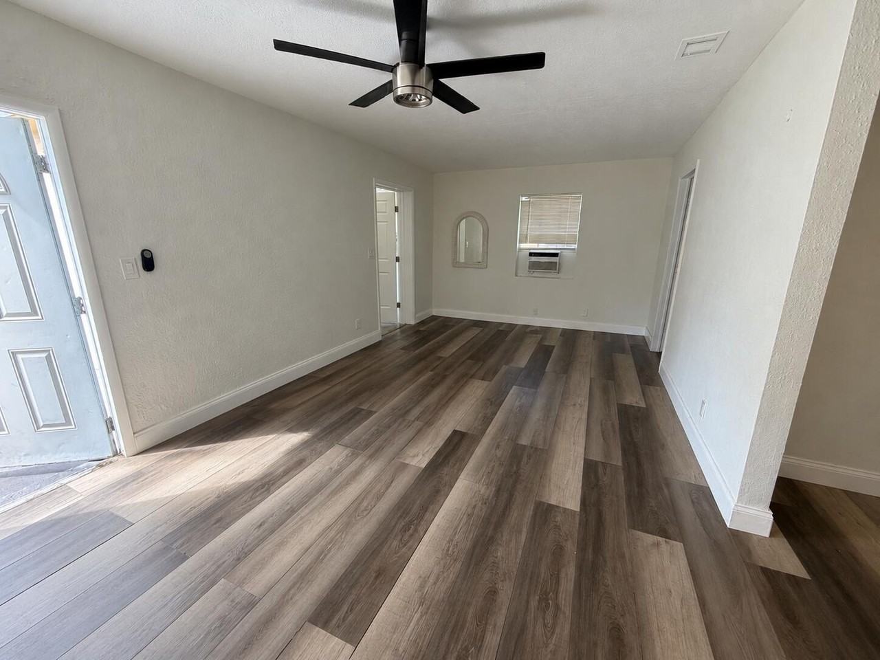 2219 Wilson St - Photo 6 of 12