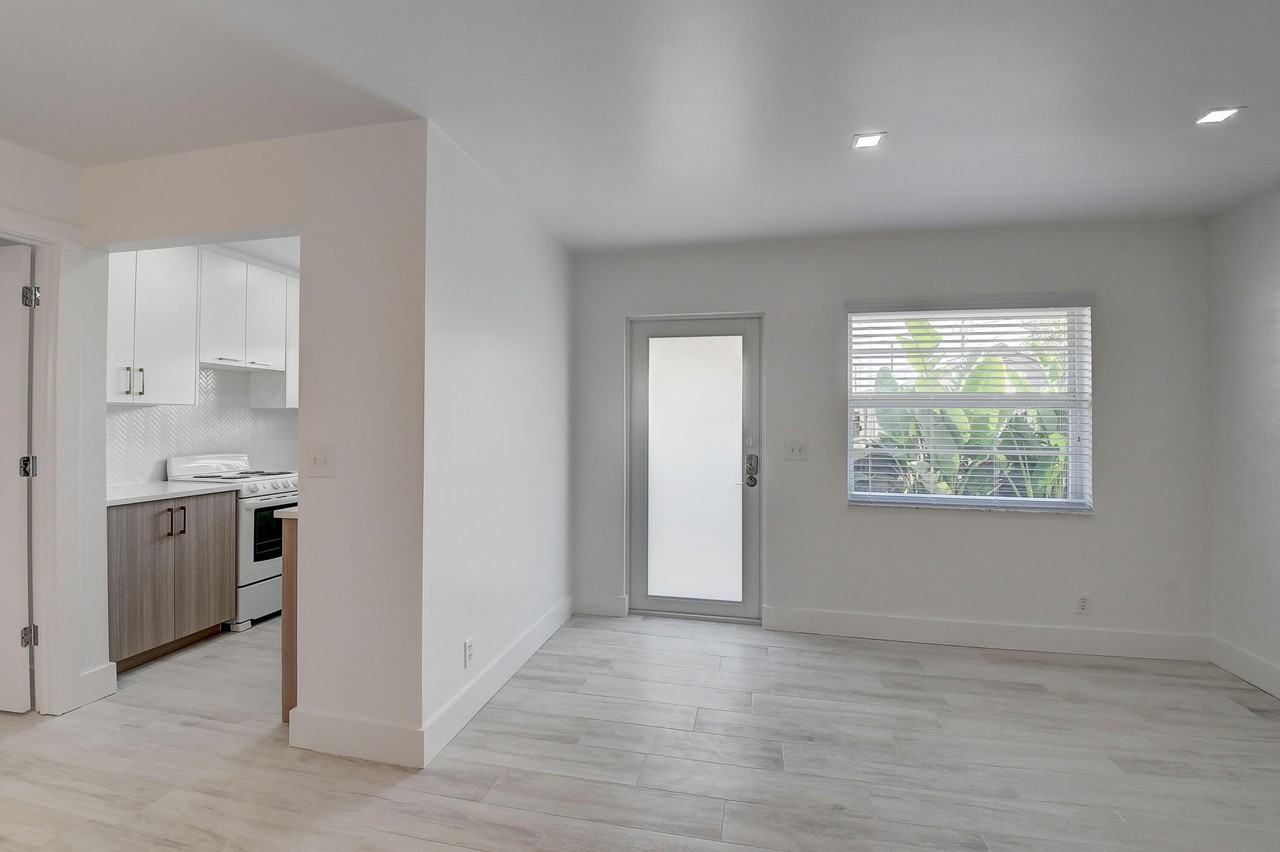 502 N H St #1 - Photo 2 of 13