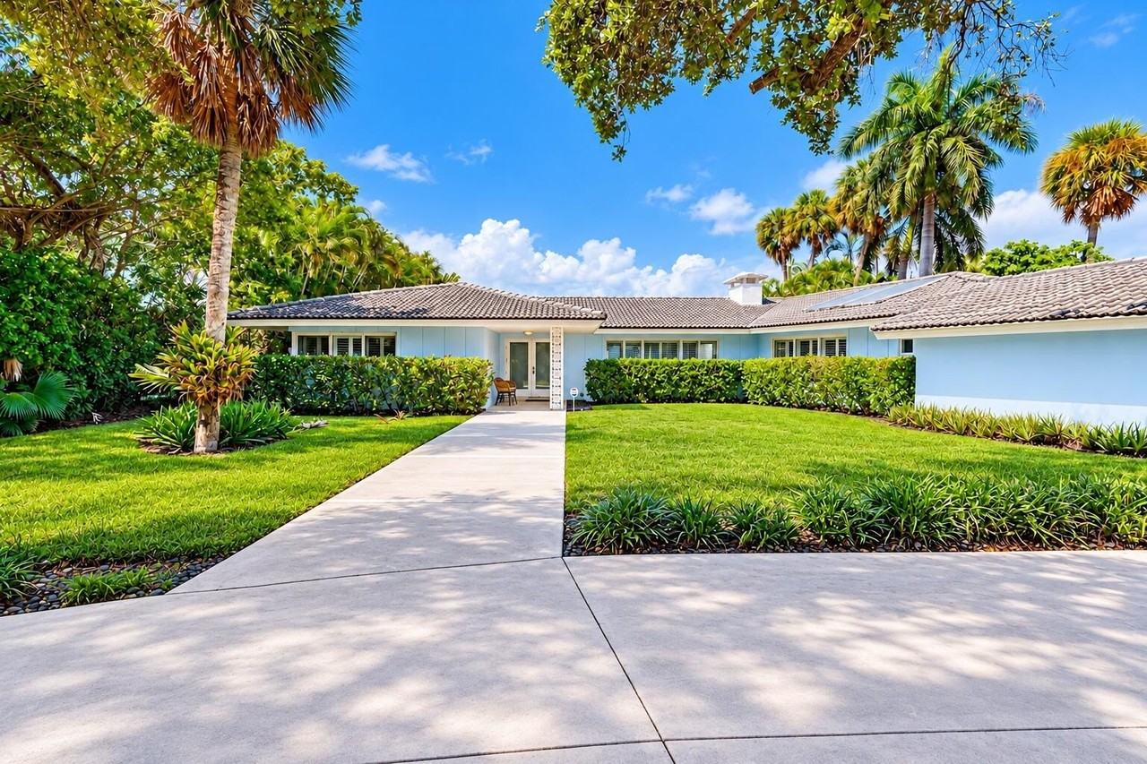 1141 Banyan Rd - Photo 2 of 26