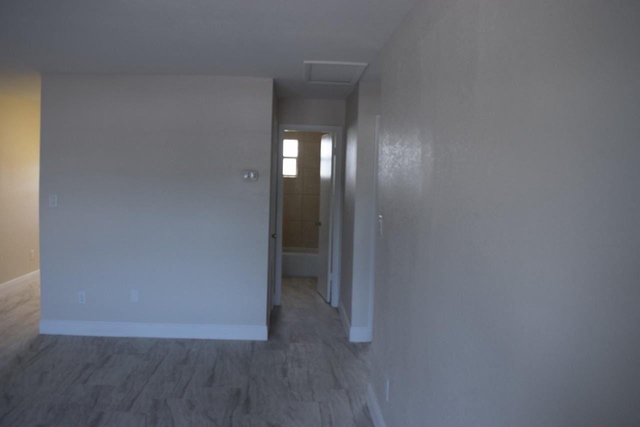 207 Southland Dr #2 - Photo 4 of 8