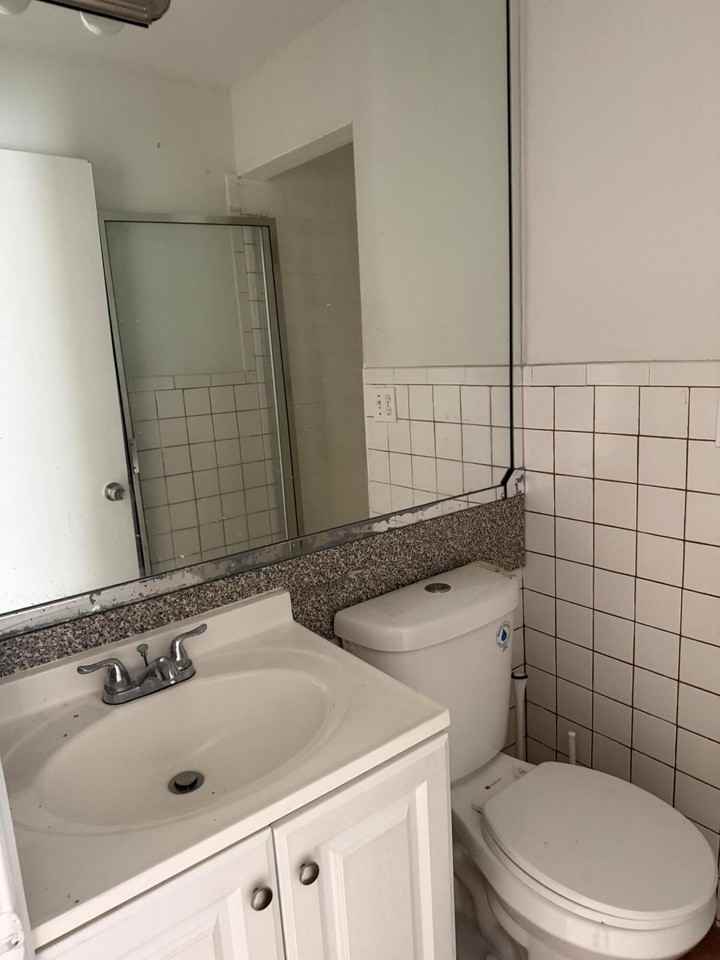 2221 Nw 56th Ave #2C - Photo 3 of 5