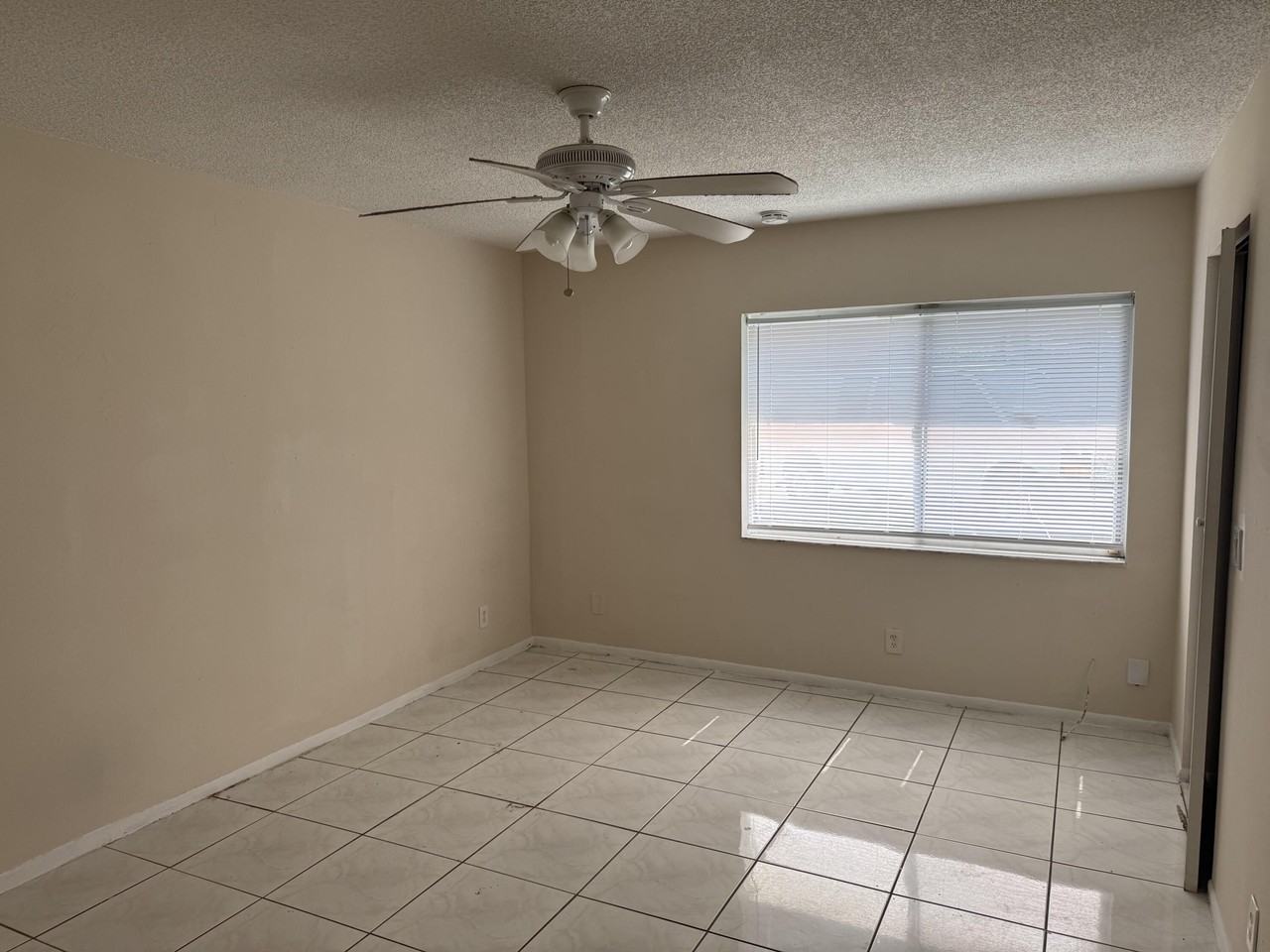 2221 Nw 56th Ave #2C - Photo 4 of 5