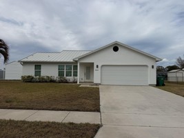 featured image of 404 Ne Camelot Dr