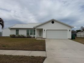 404 Ne Camelot Dr - Photo 1 of 1