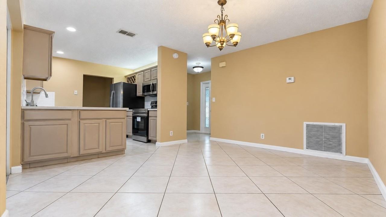 118 Mohigan Cir - Photo 4 of 27