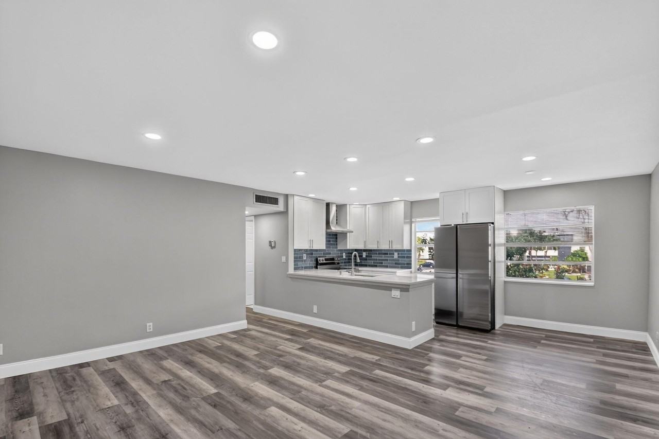 411 Burgundy I - Photo 3 of 50