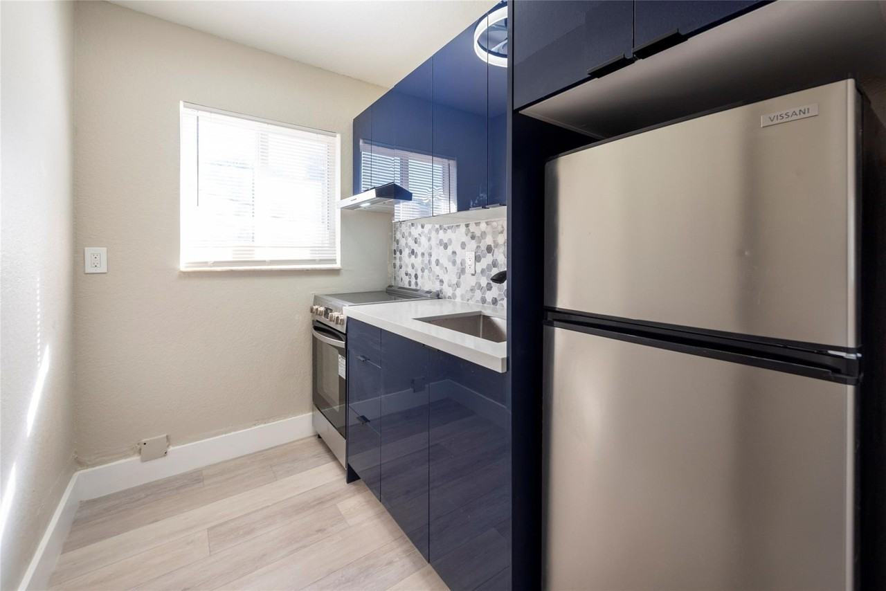 2726 Adams St #2 - Photo 3 of 16